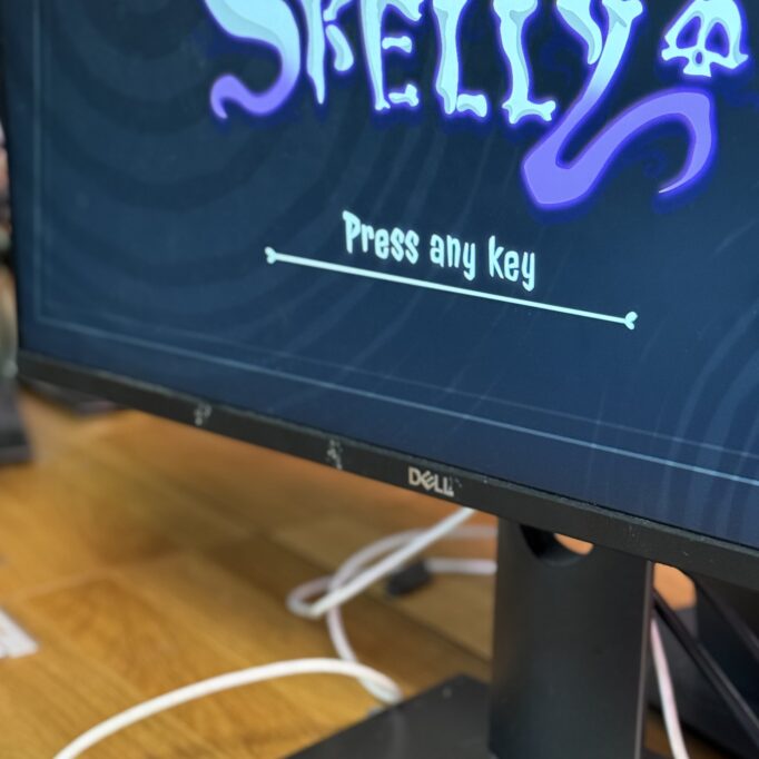 ecran d'accueil clanky skelly mastère 2 game ecv paris